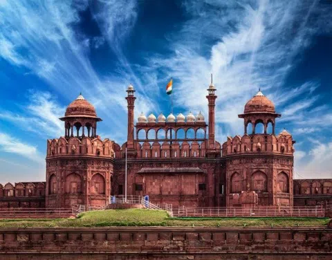 The Delhi Dichotomy: Navigating the City's Two Souls in a Single Day