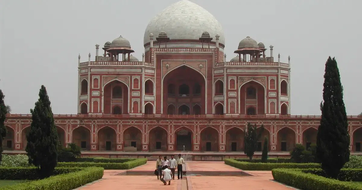 Nizamuddin, Delhi's quarter of tombs and qawwali