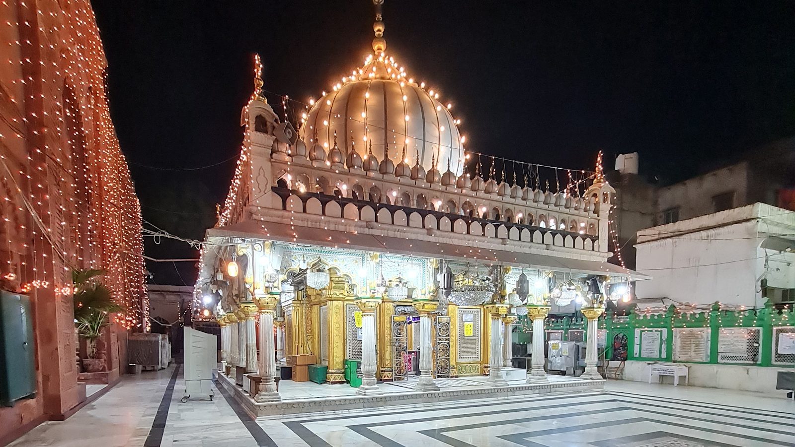 Hazrat Nizamuddin Dargah, Delhi