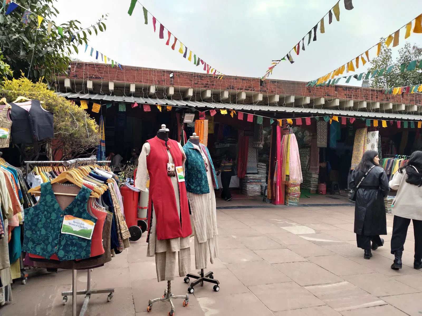 Dilli Haat INA, Delhi
